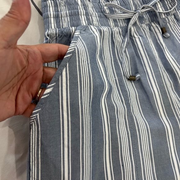 💥PRICE⬇️ 
ABERCROMBIE & FITCH • Blue & White Stripe Wide leg Pants • sz Small - Picture 4 of 11